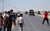 [ẢNH] Quân đội Iraq được chào mừng khi tiến vào Kirkuk - vùng đất của người Kurd