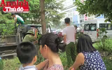 Hình ảnh đẹp bình dị của đoàn viên CAND khi cùng vệ sinh môi trường với người dân