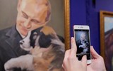 Triển lãm tranh... lạ: Siêu Putin!