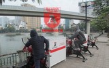 Xe đạp lọc nước ở hồ Hoàng Cầu bị 
