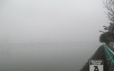 [Ảnh] Hồ Tây đẹp lạ trong sương mù