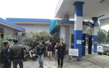 [ẢNH] Toàn cảnh cuộc thực nghiệm đổ xăng giữa Petrolimex và lái xe ôtô khiếu nại