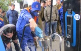 [ẢNH] Toàn cảnh cuộc thực nghiệm đổ xăng giữa Petrolimex và lái xe ôtô khiếu nại