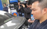 [ẢNH] Toàn cảnh cuộc thực nghiệm đổ xăng giữa Petrolimex và lái xe ôtô khiếu nại