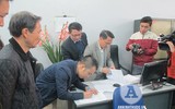 [ẢNH] Toàn cảnh cuộc thực nghiệm đổ xăng giữa Petrolimex và lái xe ôtô khiếu nại