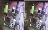[ẢNH] Chiếc xe máy SH bị dập vỡ sau màn phá hoại của thanh niên càn quấy