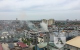 [ẢNH] Nắng nóng cao độ, càng ngột ngạt vì bị xả khói độc hại