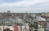 [ẢNH] Nắng nóng cao độ, càng ngột ngạt vì bị xả khói độc hại