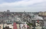 [ẢNH] Nắng nóng cao độ, càng ngột ngạt vì bị xả khói độc hại