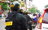 [ẢNH] Sát cánh cùng Cảnh sát Cơ động trong buổi tuần tra xử lý vi phạm về mũ bảo hiểm