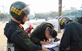 [ẢNH] Sát cánh cùng Cảnh sát Cơ động trong buổi tuần tra xử lý vi phạm về mũ bảo hiểm