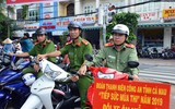 [ẢNH] Lực lượng công an nhiệt tình hỗ trợ các thí sinh, nhận được sự cảm tình ý nghĩa