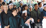 [ẢNH] Những khoảnh khắc nghẹn ngào tại lễ tang 3 liệt sĩ hy sinh tại Đồng Tâm