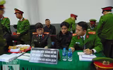 [ẢNH] Những khoảnh khắc nghẹn ngào tại lễ tang 3 liệt sĩ hy sinh tại Đồng Tâm
