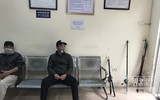 [ẢNH] Không đeo khẩu trang ở nơi công cộng, người bị phạt nêu lý do khó nghe