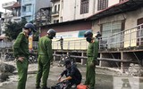 [ẢNH] Không đeo khẩu trang ở nơi công cộng, người bị phạt nêu lý do khó nghe