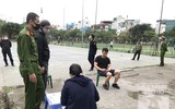 [ẢNH] Không đeo khẩu trang ở nơi công cộng, người bị phạt nêu lý do khó nghe