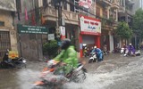 Toàn cảnh Hà Nội trong trận mưa lớn sáng 13-6