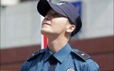 Donghae xuất ngũ trong vòng vây của người hâm mộ