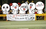 Donghae xuất ngũ trong vòng vây của người hâm mộ