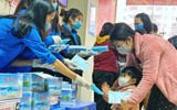 Tuổi trẻ Thủ đô phát 10.000 khẩu trang miễn phí giúp người dân phòng virus Corona