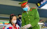 Tuổi trẻ Thủ đô phát 10.000 khẩu trang miễn phí giúp người dân phòng virus Corona