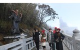 Hàng chục nghìn du khách thập phương dự Hội xuân mở Cổng trời Fansipan