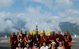 Hàng trăm đại biểu và Phật tử Vesak 2019 tham dự lễ cầu an trên đỉnh Fansipan