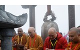 Hàng trăm đại biểu và Phật tử Vesak 2019 tham dự lễ cầu an trên đỉnh Fansipan