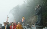 Hàng trăm đại biểu và Phật tử Vesak 2019 tham dự lễ cầu an trên đỉnh Fansipan
