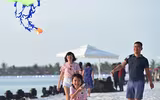 Phía sau kỳ tích hồ trải cát lớn nhất Việt Nam