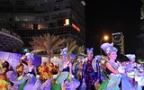 Du khách phấn khích với Lễ hội Carnival đường phố DIFF 2019
