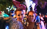 Du khách phấn khích với Lễ hội Carnival đường phố DIFF 2019