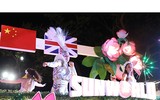 Du khách phấn khích với Lễ hội Carnival đường phố DIFF 2019