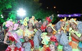 Màn múa lửa trong đêm 30/6 khiến khán giả Lễ hội carnival đường phố– DIFF 2019 vô cùng thích thú