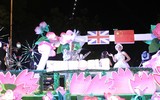 Màn múa lửa trong đêm 30/6 khiến khán giả Lễ hội carnival đường phố– DIFF 2019 vô cùng thích thú