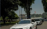 Diễu phố Hà Nội, dàn xe VinFast Lux thu hút mọi ánh nhìn