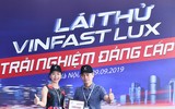 Khách hàng sốt ruột chờ lái thử xe VinFast Lux theo bài test chuẩn quốc tế