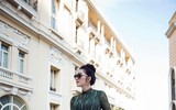 Lý Nhã Kỳ khoe dáng trong phong cách thời trang 