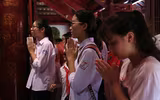 Văn Miếu - Quốc Tử Giám những ngày sĩ tử cầu may