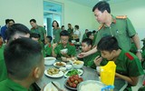 Học làm chiến sĩ Công an