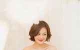 Thùy Anh khoe vai trần trong bộ ảnh Giáng sinh rực rỡ