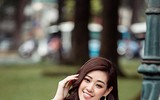 Hoa hậu Khánh Vân duyên dáng trong tà áo dài dạo phố ngày cận Tết