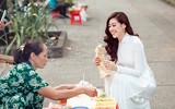 Hoa hậu Khánh Vân duyên dáng trong tà áo dài dạo phố ngày cận Tết