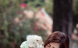 Hoa hậu Khánh Vân duyên dáng trong tà áo dài dạo phố ngày cận Tết