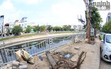 Hà Nội: Nắng nóng, rác thải sinh hoạt đổ đống bốc mùi trên đường Vũ Tông Phan 