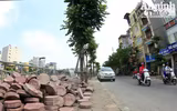 Hà Nội: Nắng nóng, rác thải sinh hoạt đổ đống bốc mùi trên đường Vũ Tông Phan 