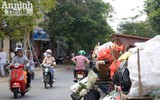 Hà Nội: Nắng nóng, rác thải sinh hoạt đổ đống bốc mùi trên đường Vũ Tông Phan 