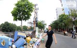 Hà Nội: Nắng nóng, rác thải sinh hoạt đổ đống bốc mùi trên đường Vũ Tông Phan 