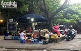 Cận cảnh các sân chơi trẻ em bị người lớn 